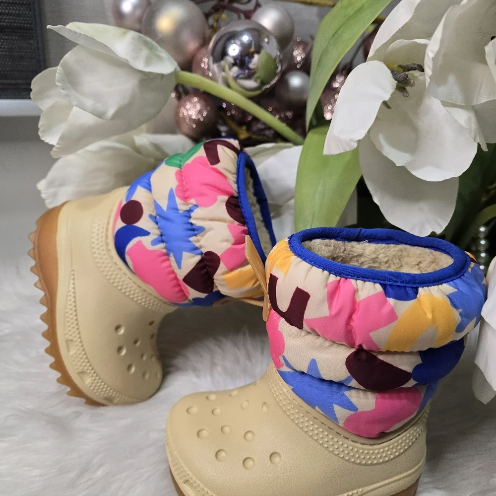 Crocs Classic Neopuff Geo Snowboots geel Gevoerde schoenen - beige size5c New